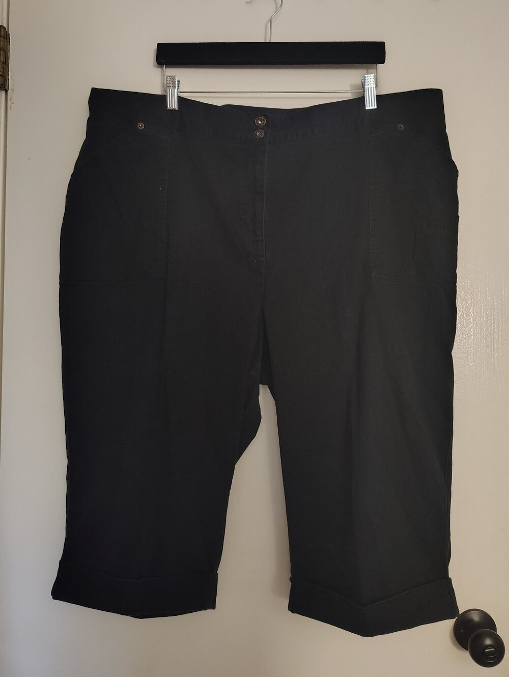 Liz & Me Black Capri Pants | 2X